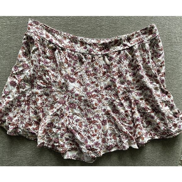 Jessica Simpson Women's Plus Pleated Floral Skort - Picture 4 of 8